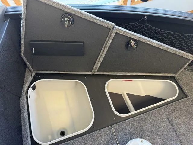 Slide: The Image of Alumacraft Competitor 185X Sport 2025 - 27