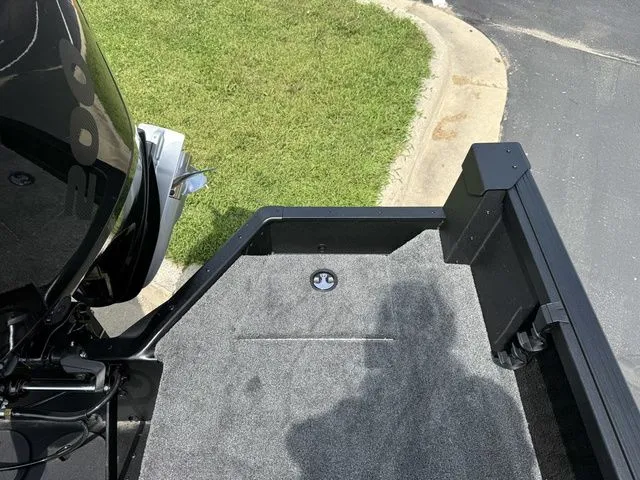 Slide: The Image of Alumacraft Competitor 185X Sport 2025 - 11