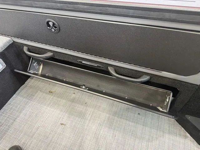 Slide: The Image of Alumacraft Trophy 185X Sport 2025 - 11