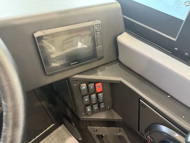 Slide: The Image of Alumacraft Trophy 185X Sport 2025 - 20