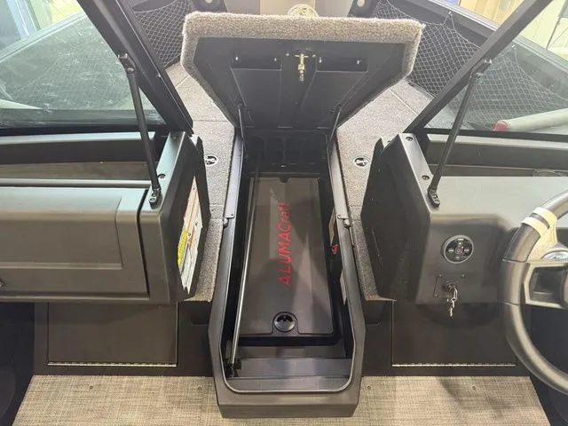 Slide: The Image of Alumacraft Trophy 185X Sport 2025 - 22