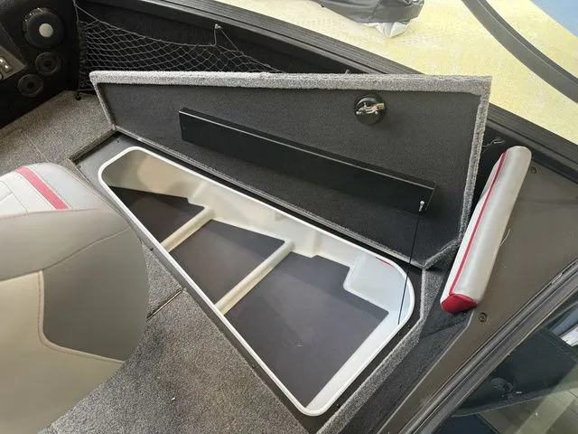 Slide: The Image of Alumacraft Trophy 185X Sport 2025 - 24