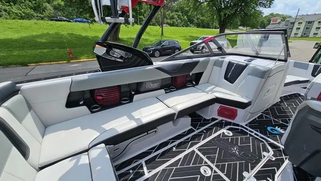 Slide: The Image of Nautique Super Air Nautique G23 2015 - 12