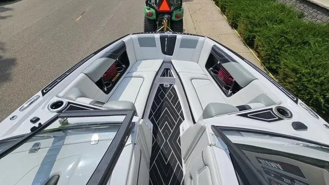 Slide: The Image of Nautique Super Air Nautique G23 2015 - 18