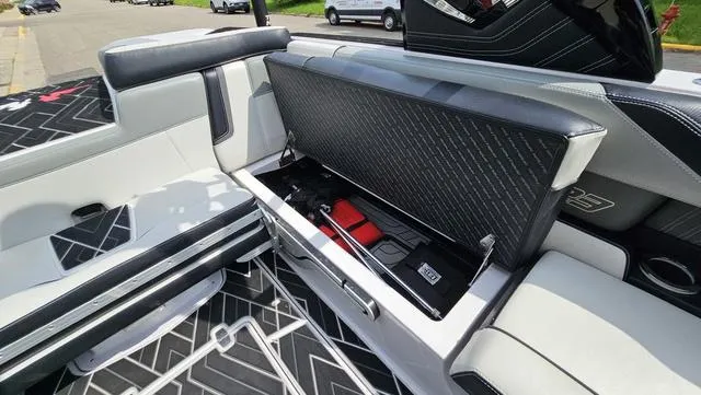 Slide: The Image of Nautique Super Air Nautique G23 2015 - 30