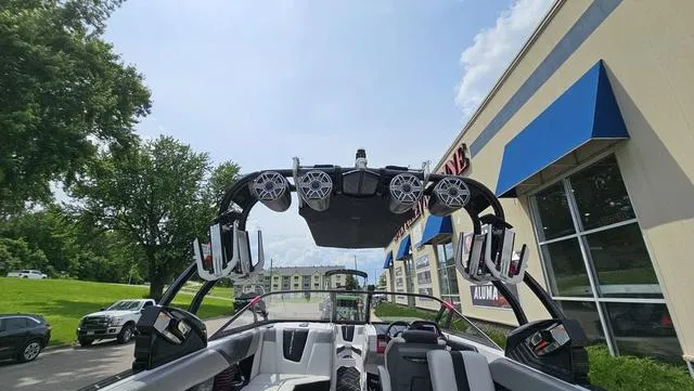 Slide: The Image of Nautique Super Air Nautique G23 2015 - 9