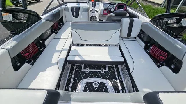 Slide: The Image of Nautique Super Air Nautique G23 2015 - 14