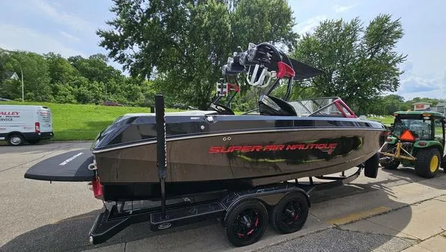 Slide: The Image of Nautique Super Air Nautique G23 2015 - 3