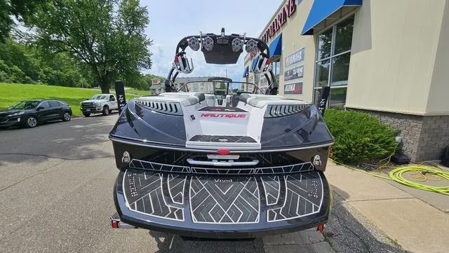 Slide: The Image of Nautique Super Air Nautique G23 2015 - 5