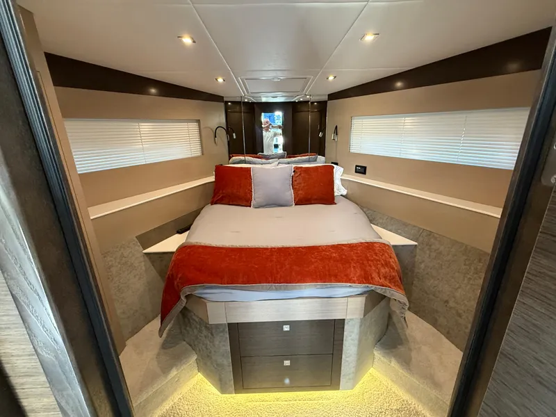 Slide: The Image of Cruisers Yachts 54 Fly 2019 - 23