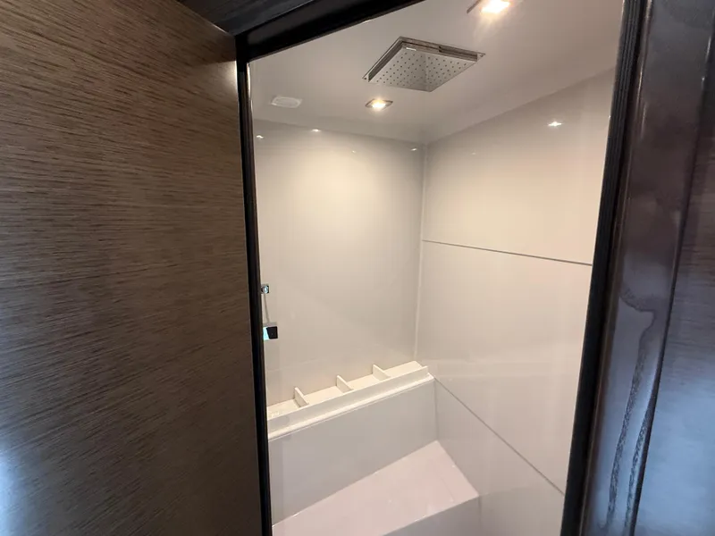 Slide: The Image of Cruisers Yachts 54 Fly 2019 - 25