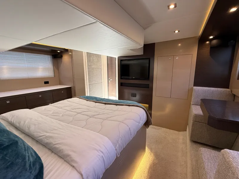 Slide: The Image of Cruisers Yachts 54 Fly 2019 - 30