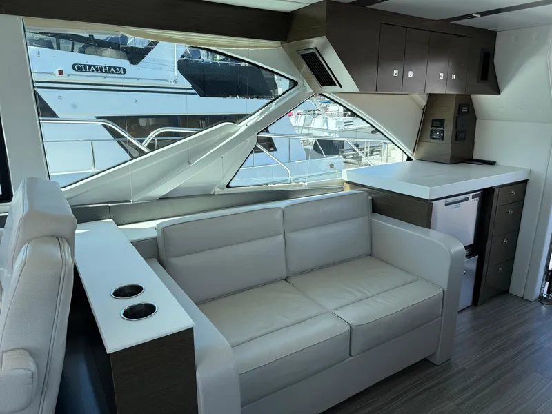 Slide: The Image of Cruisers Yachts 54 Fly 2019 - 34