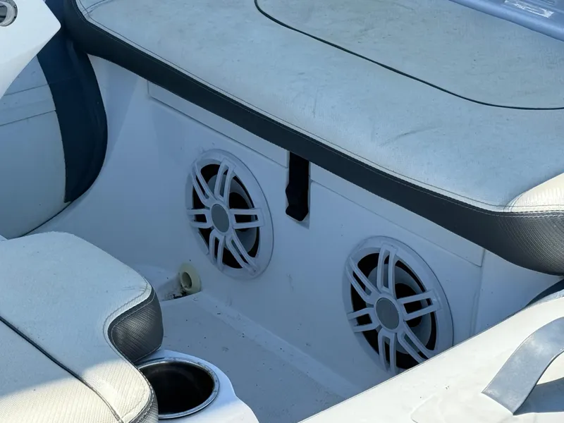 Slide: The Image of Cruisers Yachts 54 Fly 2019 - 50