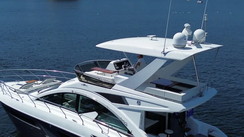 Slide: The Image of Cruisers Yachts 54 Fly 2019 - 7