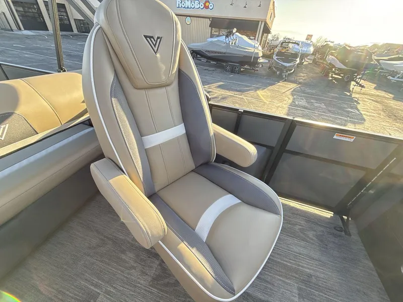 Slide: The Image of Luxurious Viaggio x24s 2025 boat seat in sunlight, showcasing modern design and comfort. - 17