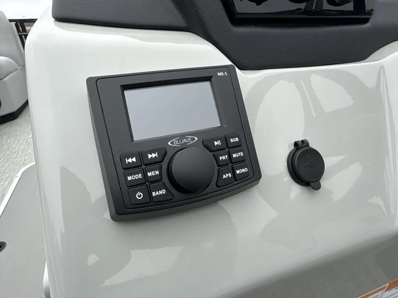 Slide: The Image of Control panel on 2025 Landau ISLAND BREEZE 23 boat dashboard. - 17