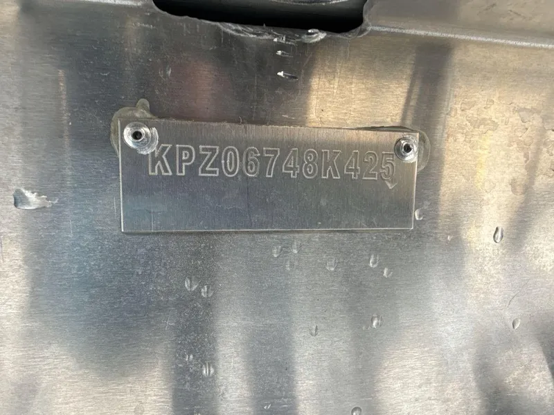 Slide: The Image of 2025 Landau ISLAND BREEZE 23 identification plate with serial number KPZ06748K425. - 25