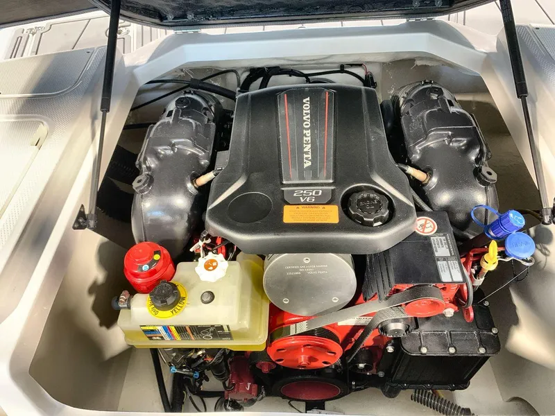 Slide: The Image of 2025 Chaparral 21 SSi boat engine, featuring a Volvo Penta 250 V6. - 20