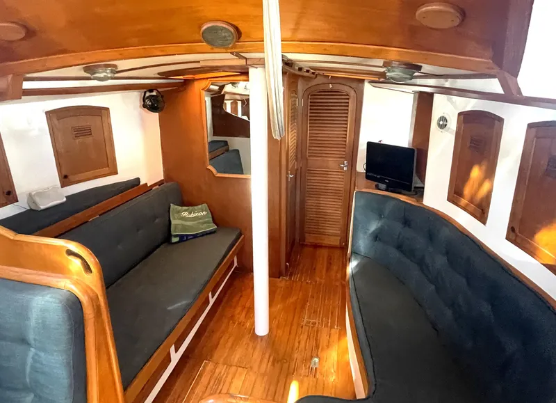 Slide: The Image of Forward salon - 4