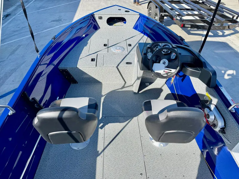 Slide: The Image of Crestliner 1650 Kodiak 2025 - 10