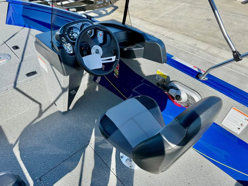 Slide: The Image of Crestliner 1650 Kodiak 2025 - 5