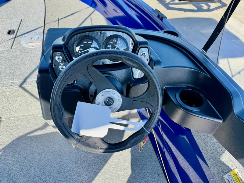 Slide: The Image of Crestliner 1650 Kodiak 2025 - 6