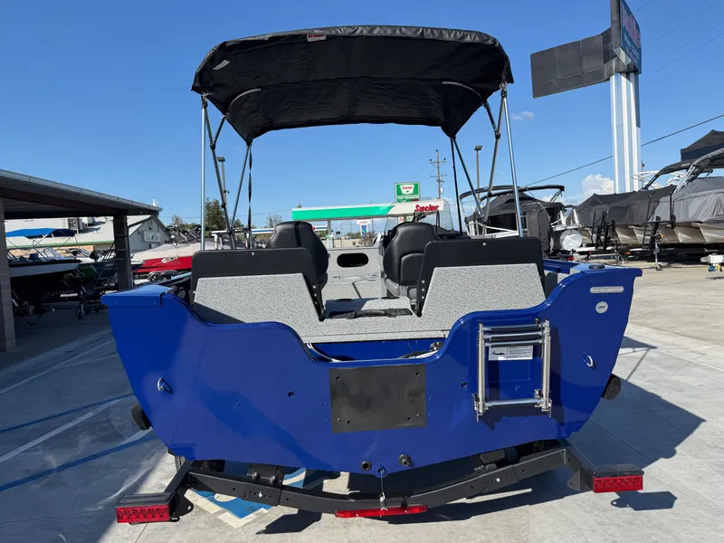 Slide: The Image of Crestliner 1650 Kodiak 2025 - 9