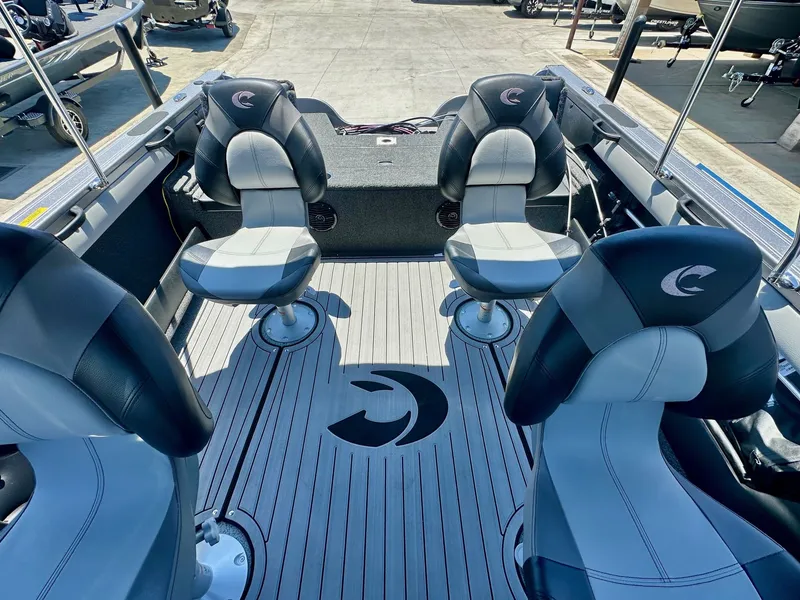 Slide: The Image of Crestliner Super Hawk 1850 w/ 150HP Mercury! 2025 - 14