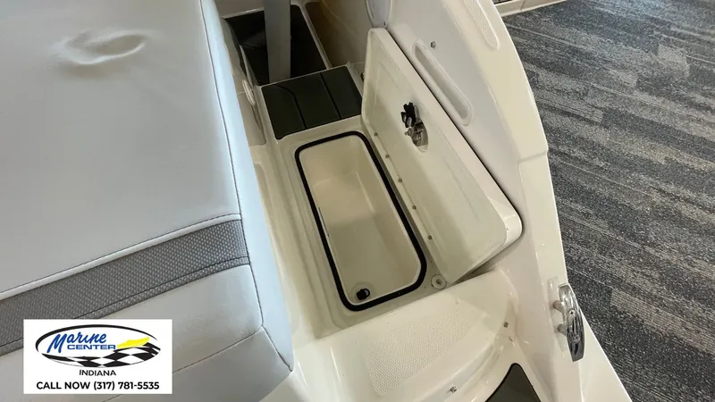 Slide: The Image of Bayliner V20i 2025 - 16