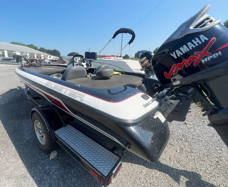 Slide: The Image of Skeeter ZX180 2010 - 15