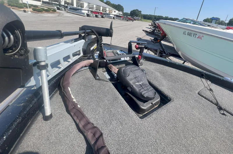 Slide: The Image of Skeeter ZX180 2010 - 17