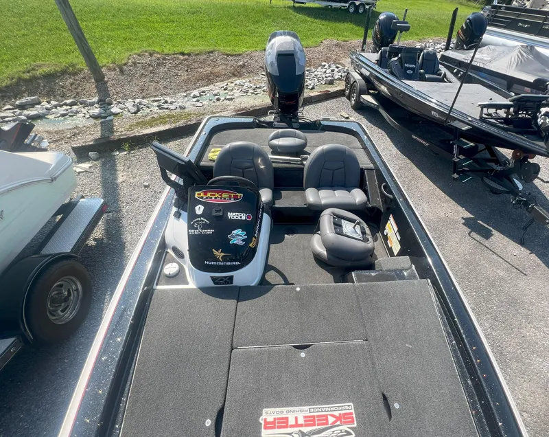 Slide: The Image of Skeeter ZX180 2010 - 3