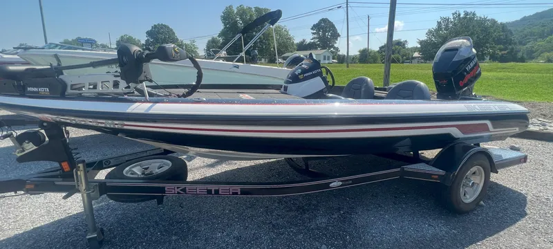 Slide: The Image of Skeeter ZX180 2010 - 6