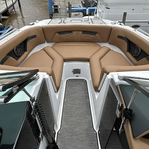 Slide: The Image of 2023 Four Winns HD3 for sale by Lucas Sochacki ay Parma Marine (440) 915-8995 - 21