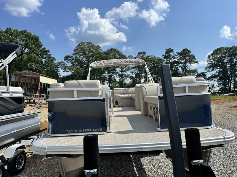 Slide: The Image of Avalon Venture Cruise-115HP 2025 - 5