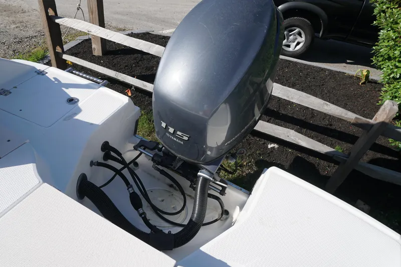 Slide: The Image of 2012 Robalo R200 Center Console with Yamaha 115 outboard motor. - 30