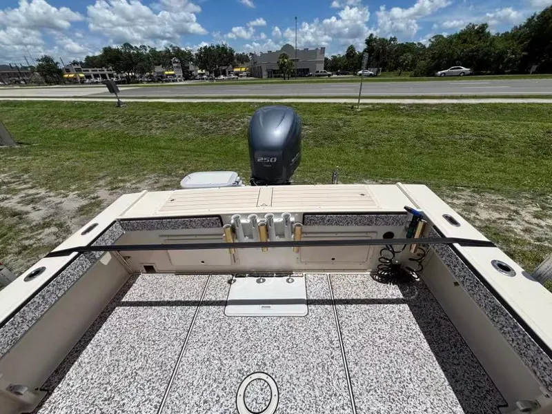 Slide: The Image of Parker Marine 2510 Walkaround 2003 - 13