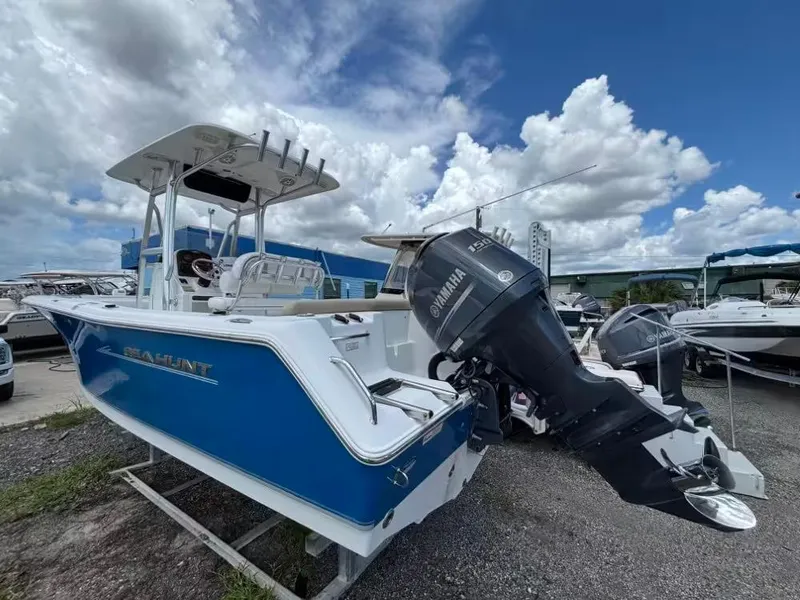 Slide: The Image of Sea Hunt 225 Ultra 2013 - 4