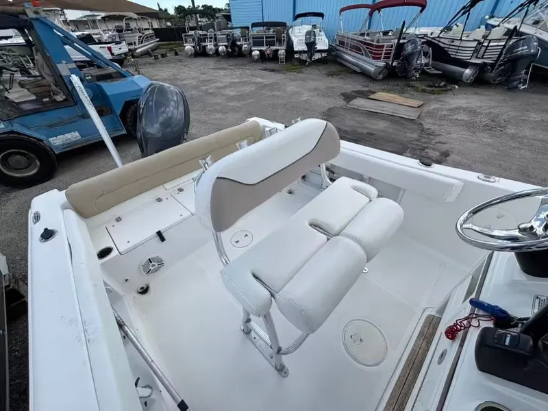 Slide: The Image of Sea Hunt 225 Ultra 2013 - 6