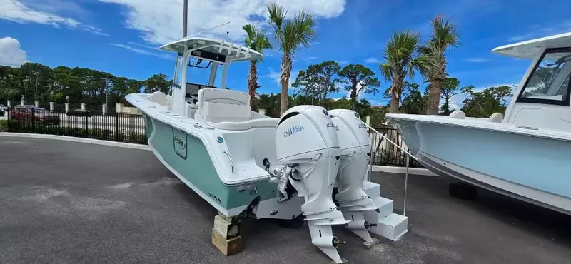 Slide: The Image of Sea Hunt Ultra 275 SE 2026 - 3