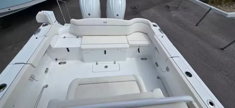 Slide: The Image of Sea Hunt Ultra 275 SE 2026 - 5