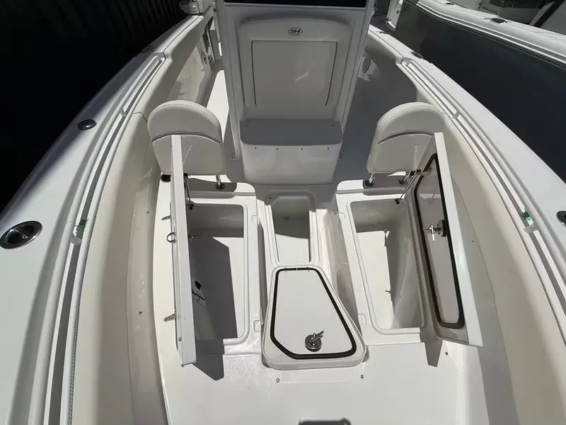 Slide: The Image of Sea Hunt Ultra 265 SE 2026 - 12