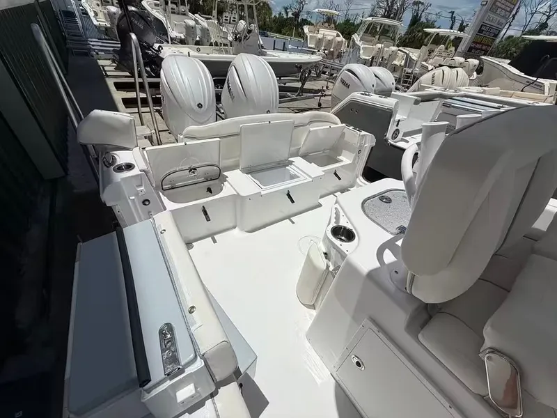 Slide: The Image of Sea Hunt Ultra 265 SE 2026 - 3