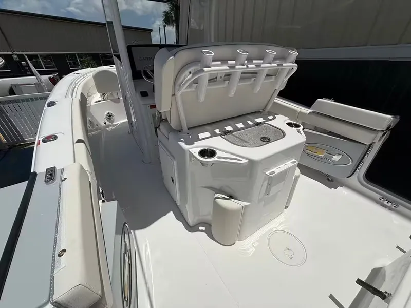 Slide: The Image of Sea Hunt Ultra 265 SE 2026 - 7