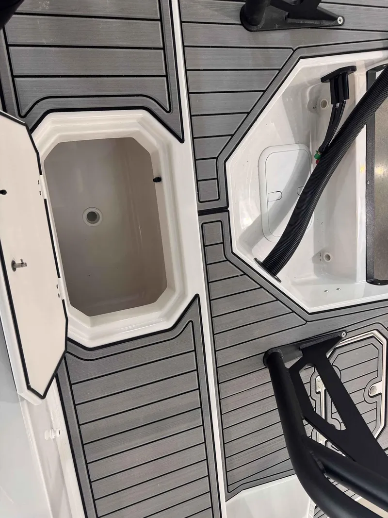 Slide: The Image of Starcraft SVX 211 OB 2025 - 13