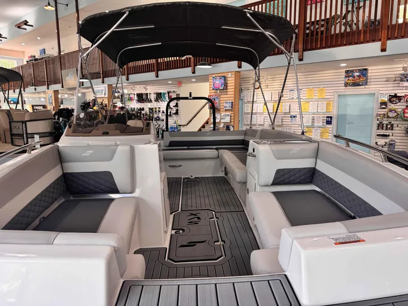 Slide: The Image of Starcraft SVX 211 OB 2025 - 4