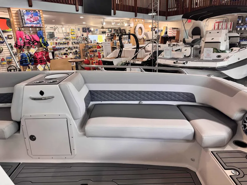 Slide: The Image of Starcraft SVX 211 OB 2025 - 5