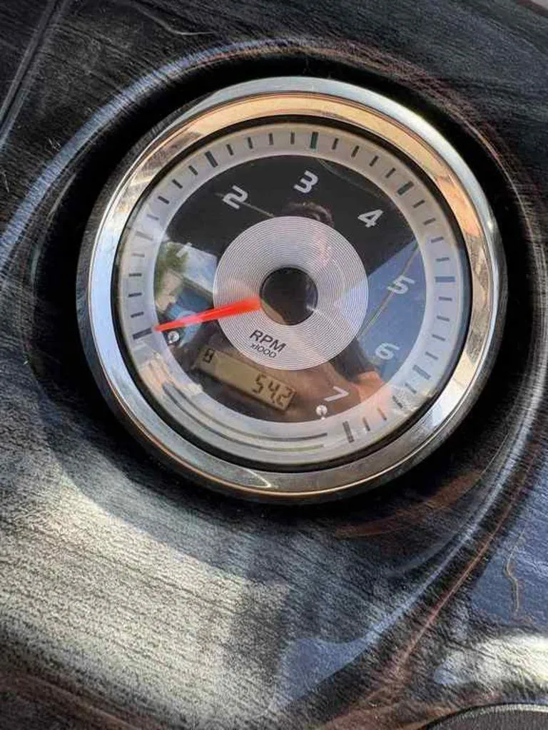 Slide: The Image of Avalon LSZ Entertainer 24 FT 2021 - 9