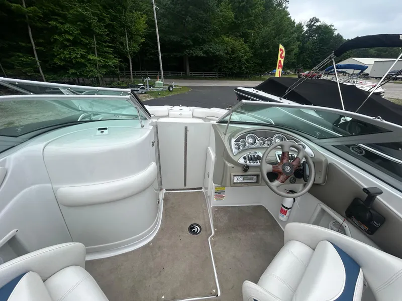 Slide: The Image of Crownline Boats 220 EX 2008 - 15
